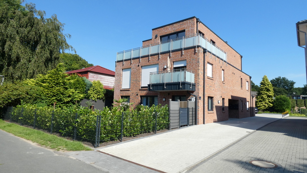 Absolut neuwertige OG-Wohnung (KfW-55) mit Balkon und weiteren Extras in ruhiger Lage von Bad Zw'ahn