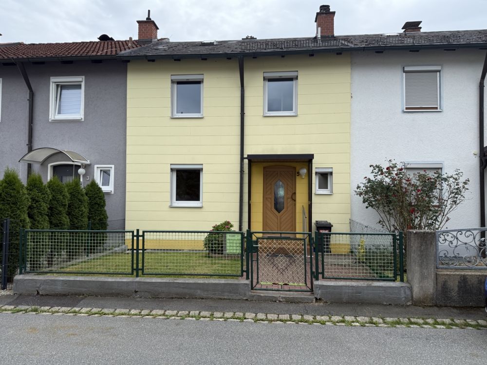 Klein aber fein - leerstehendes Reihenmittelhaus in ruhiger Siedlung in Weiden - Hammerweg