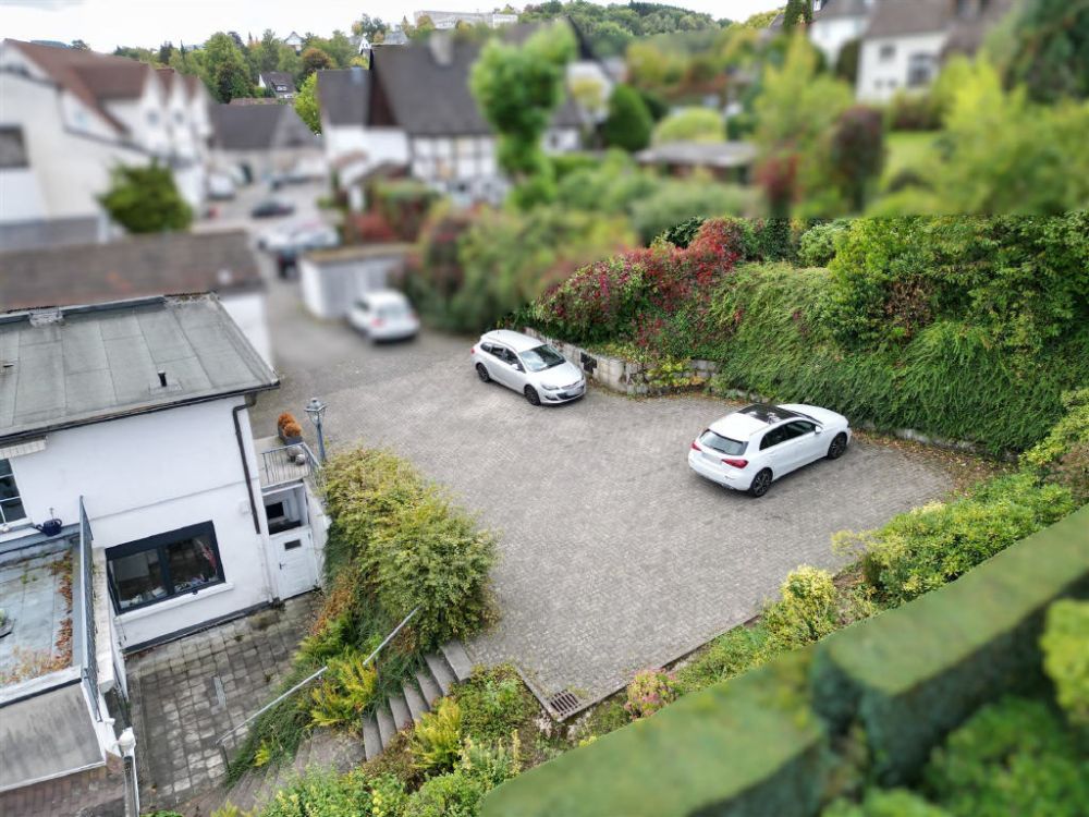 / Sundern-Zentrum: Wohnhaus mit Gewerbefläche & Parkmöglichkeiten