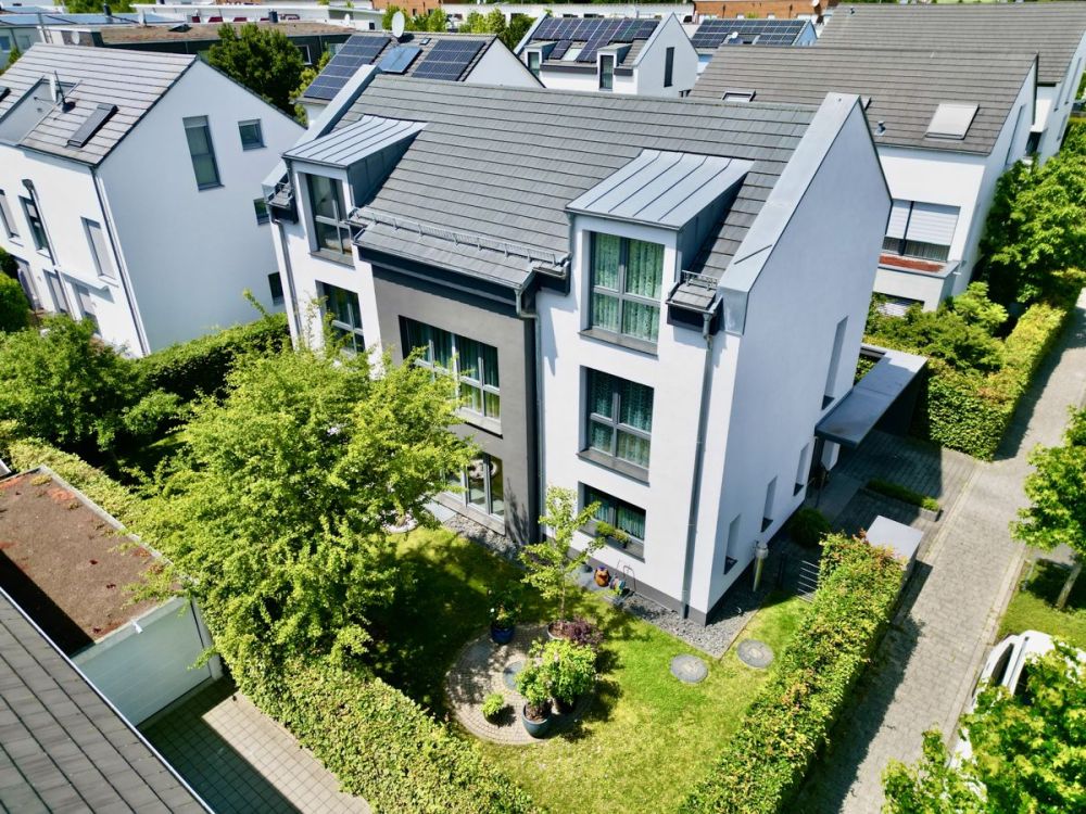 Exklusives Einfamilienhaus in erstklassiger Lage – 
stilvolles Wohnen auf höchstem Niveau