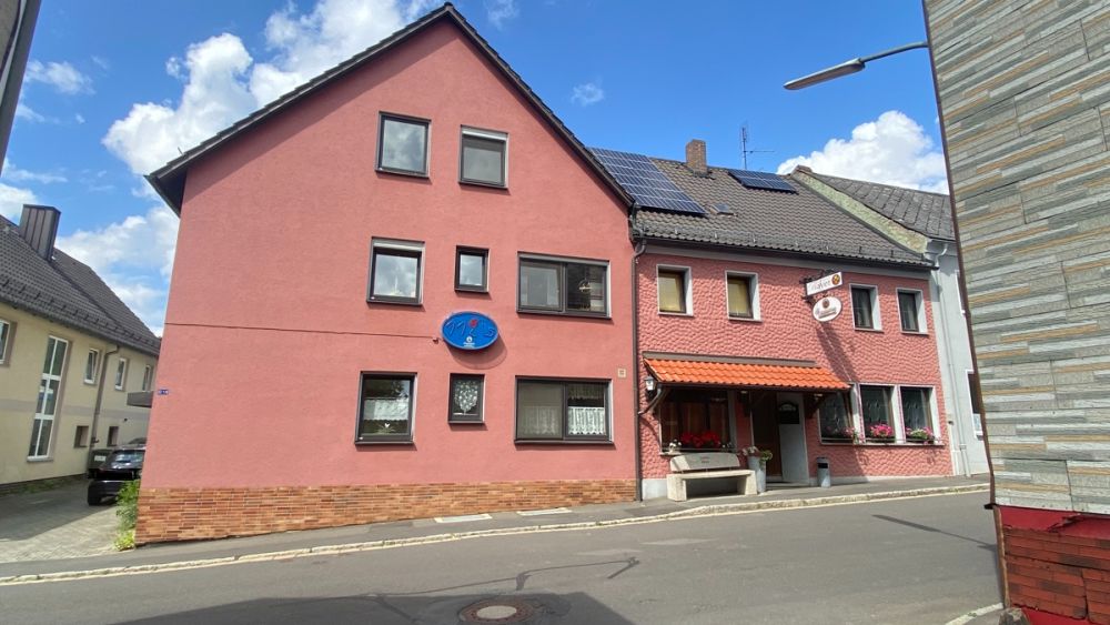 Alteingesessener Gasthof mit Mehrfamilienhaus in schöner Lage zwischen Erbendorf und Weiden