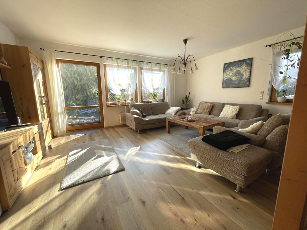 ZWEIFAMILIENHAUS + SOUTERRAIN IN DÖSINGEN