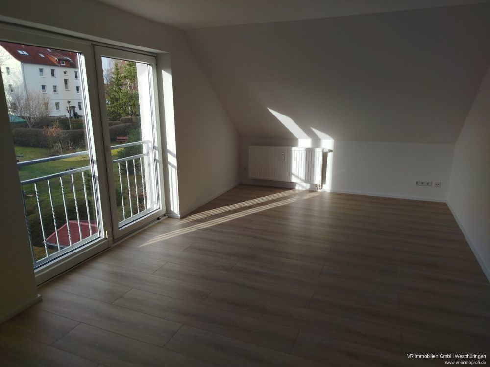 Schicke Dachgeschoss- Zweiraumwohnung in ruhiger Lage