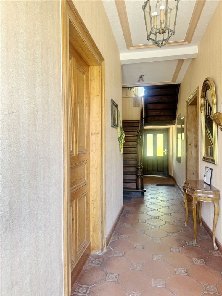 Bis zu 6 Wohnungen hinter stilvoller Fassade