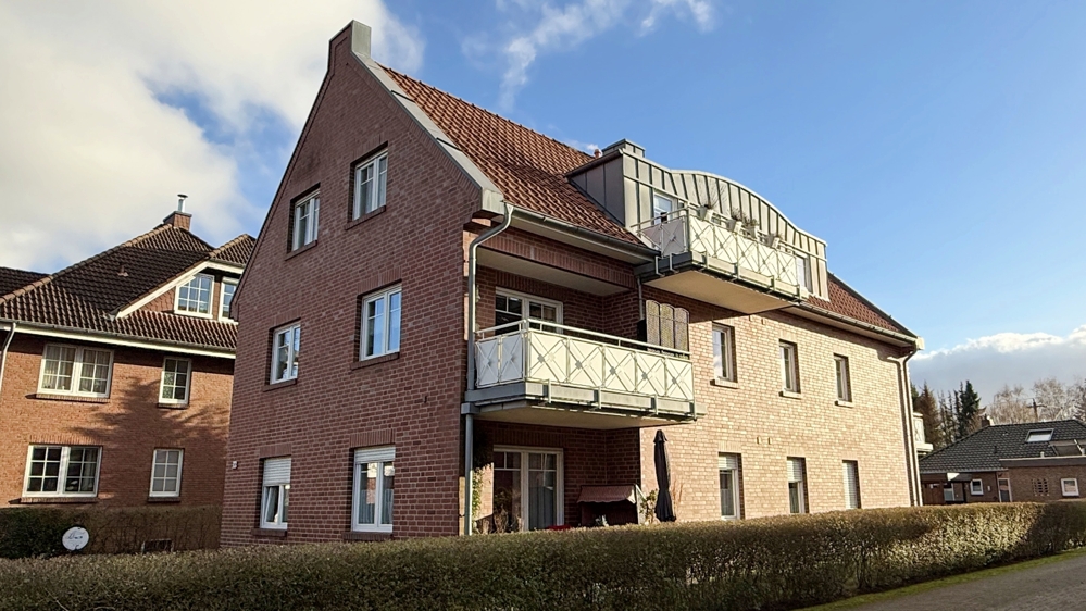 Kapitalanlage! Vermietete Obergeschosswohnung mit Balkon
in Bad Zw'ahn / nahe Zwischenahner Meer (2)