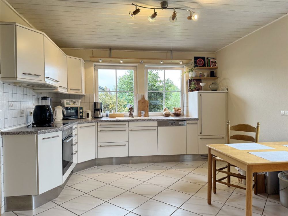 Wohnkomfort trifft Vermietungschance - Stilvolles Wohnhaus in naturnaher Lage