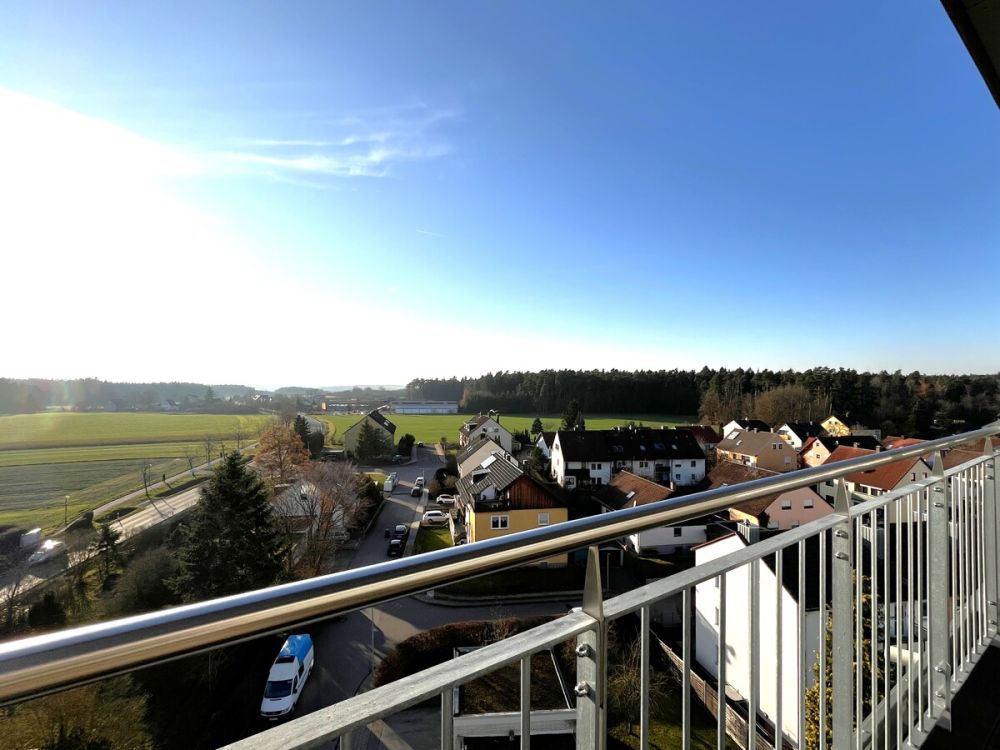 Penthouse-Traum mit atemberaubender Aussicht: Ihr neues Domizil in Neuendettelsau erwartet Sie! (2)