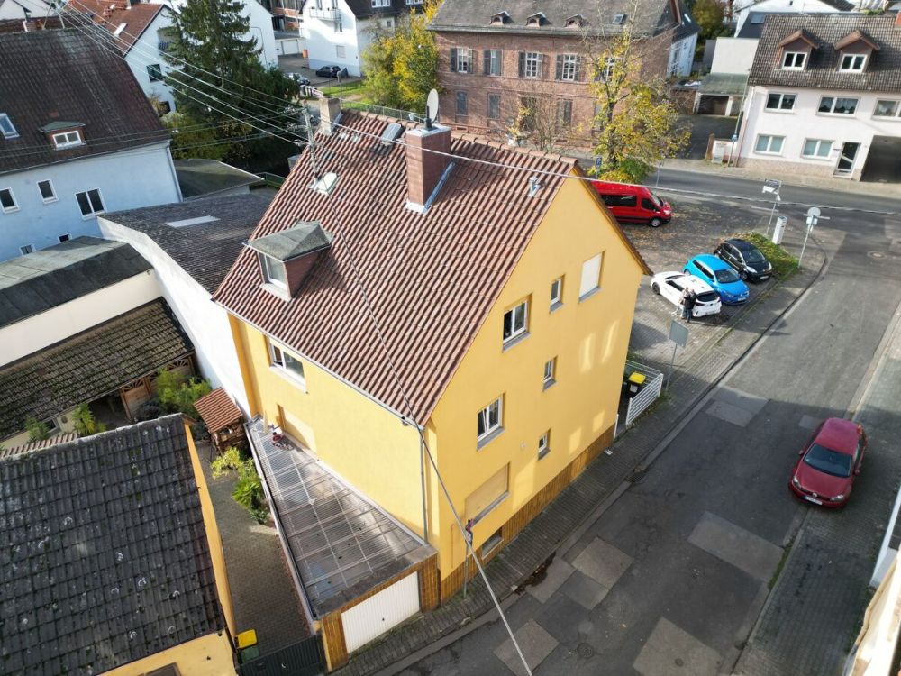 Mehrfamilienhaus mit WG-Vermietung - Attraktives Investment für Kapitalanleger in Sossenheim