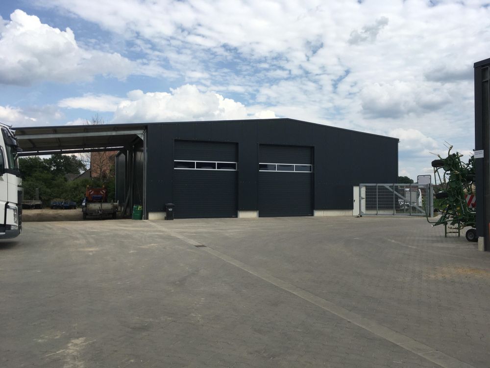 Gewerbehalle mit Weitblick