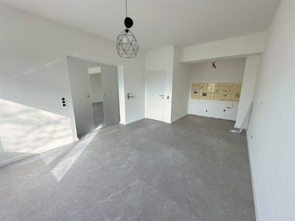 / NEU - Büro- oder Praxisfläche mitten in Neheim!