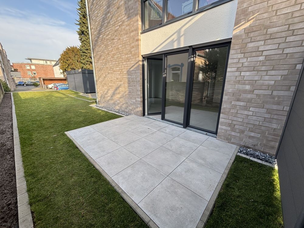 Mit Garten und 2 Stellplätzen!
hochwertige 3-Zimmer Mietwohnung
in zentraler Lage von Rheine! (2)