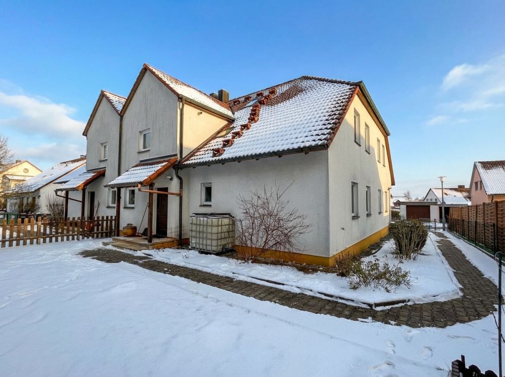 Selbst einziehen oder vermieten - schöne 3-Zimmer-Dachgeschoss-Wohnung in Dietenhofen (2)