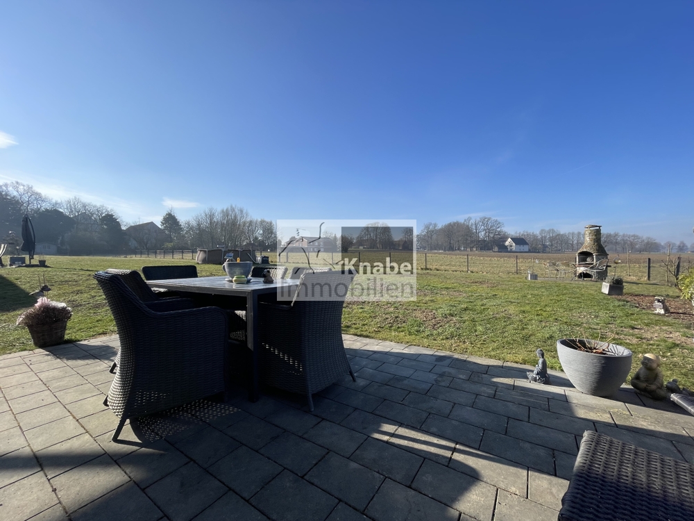 Modern und smart wohnen – mit herrlicher Aussicht und Ausbaureserve!