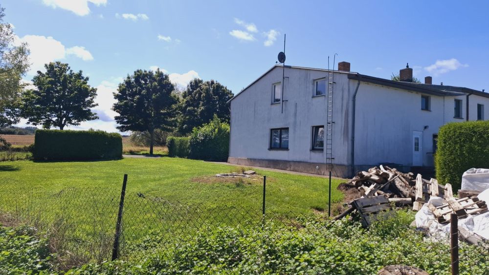 Doppelhaushälfte in Ostseenähe / Sanierung notwendig