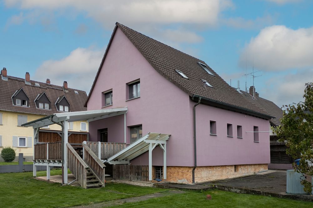 Einzugsbereites Einfamilienhaus wartet auf Sie: Interessante Immobilie in ruhiger Lage  in Höchst!