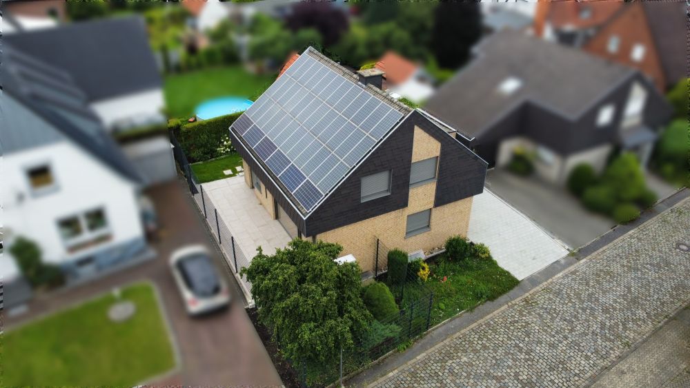 Renoviertes Einfamilienhaus 
mit Garten und Garage
in Rheine-Dorenkamp zu mieten! (2)