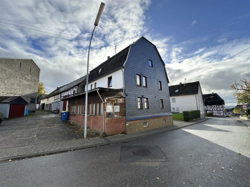 Einfamilienhaus mit Scheune und schönem Garten!