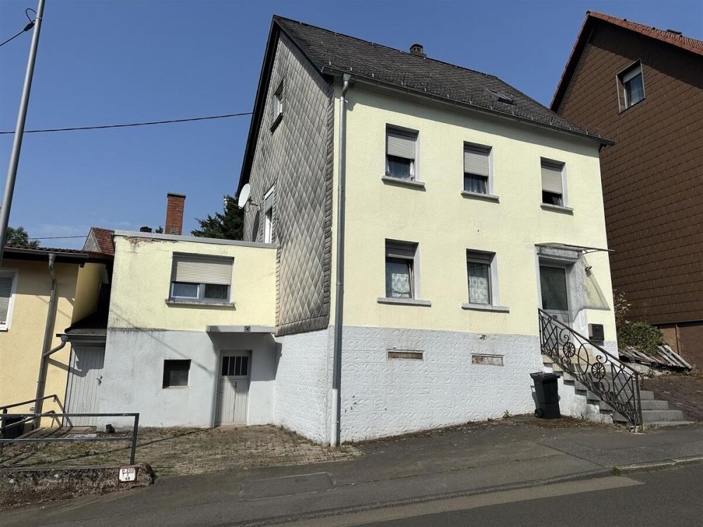 Sanierungsbedürftiges Einfamilienhaus mit Potenzial – Nähe Ortskern (2)