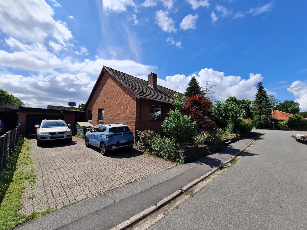 Gepflegtes Einfamilienhaus in ruhiger Lage - hundefreundlich dank voll umzäunten Grundstück