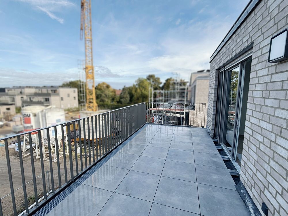 WOHNEN IN RECKES MITTE!
*Top moderne Penthousewohnung* (2)