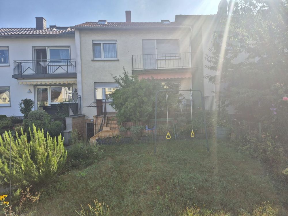 Ihr neues Zuhause mit Potenzial – Reihenmittelhaus mit Garage in Hanau-Großauheim