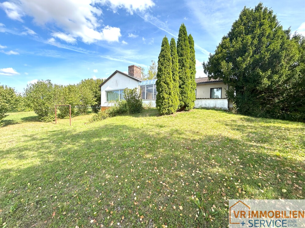 Licht, Luft & Lebensqualität: Großzügiger Bungalow mit Gartenparadies in 97633 Großbardorf!