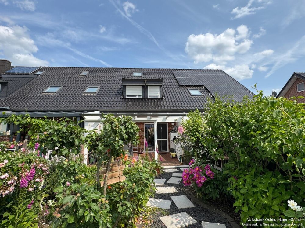 Exklusives Reihenmittelhaus mit schönem Garten in ruhiger Wohnlage !