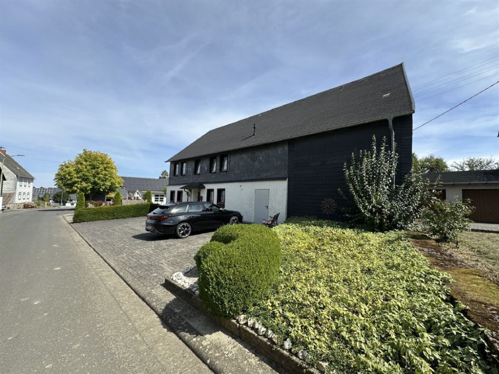 Historisches Einfamilienhaus mit schönem Grundstück