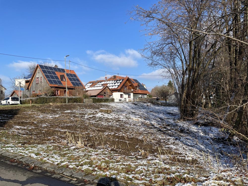 BAUPLATZ + GENEHMIGTER BAUPLAN