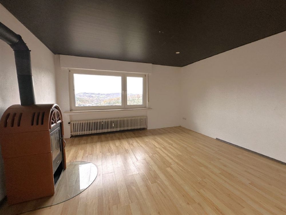 / Mehr als nur 3 Zimmer: Kreativer Wohnraum mit Dachausbau in Sundern!