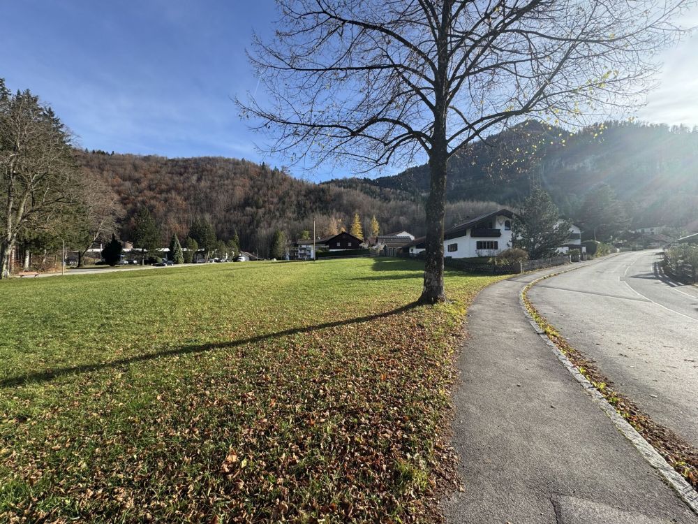 Ruhiges Grundstück für eine großzügige Bebauung mit einem Einfamilienhaus oder einem Doppelhaus
