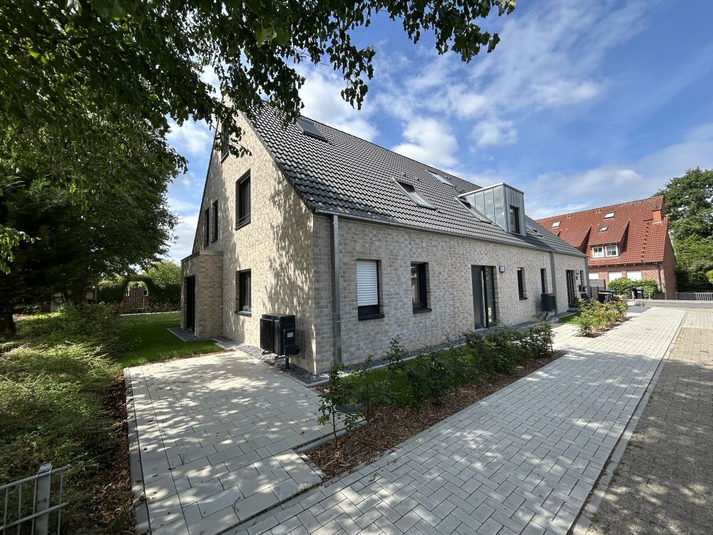 Modernes Familiennest bezugsbereit: stylisches Reihenendhaus im Düesberg-Viertel (2)
