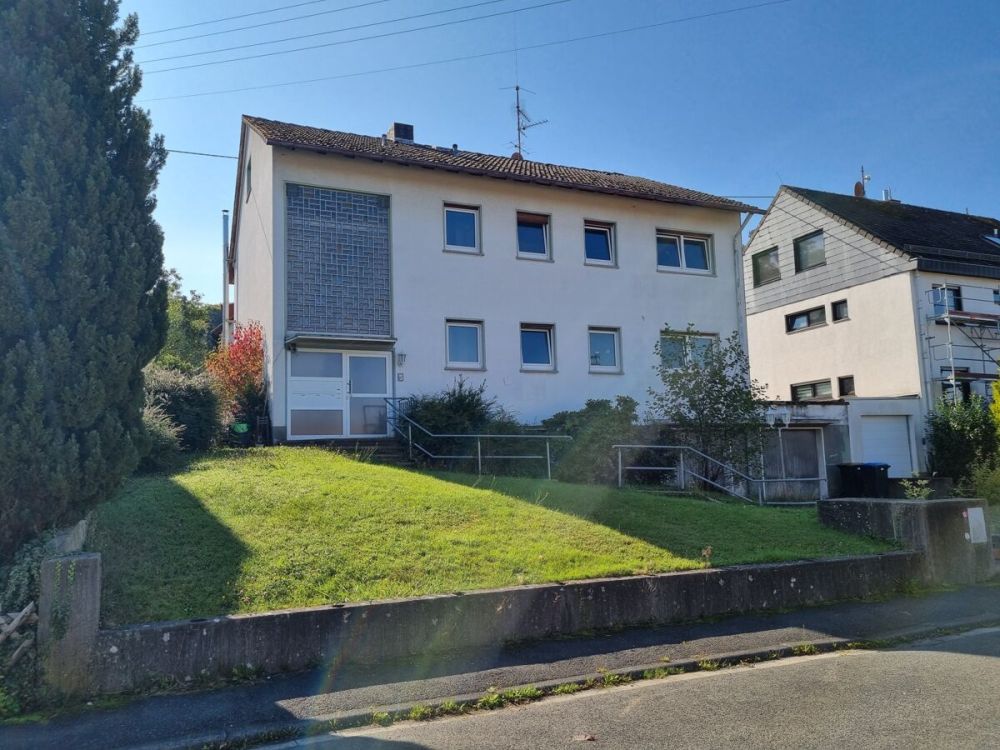 Wehrheim-Obernhain 2-FH in Top-Lage-Sanierung notwendig!