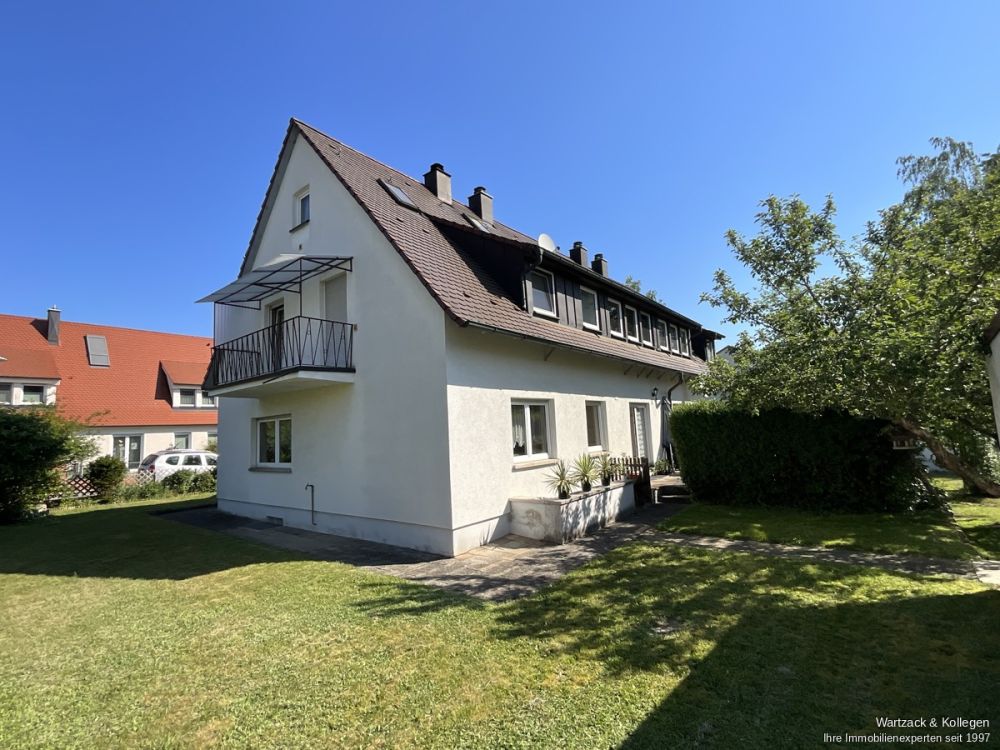 Interessante Kapitalanlage - Doppelhaus mit 2 Wohnungen und einer Doppelhaushälfte in Büchenbach