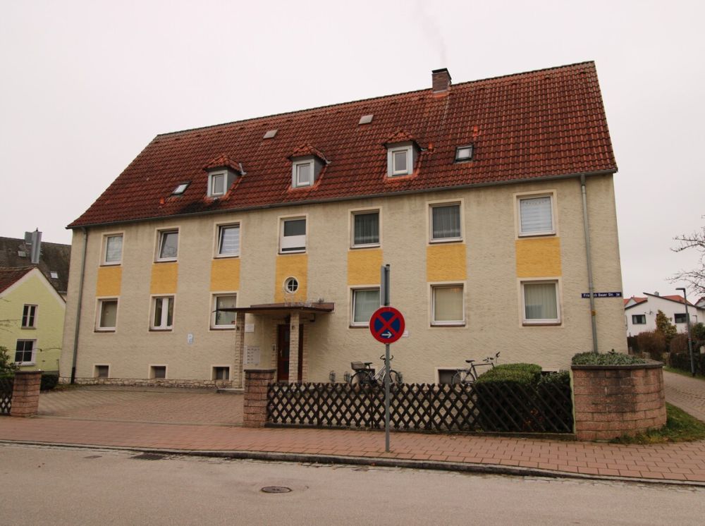 Ideal für Kapitalanleger - Vollvermietetes Wohn- und Geschäftshaus in Neuendettelsau (2)