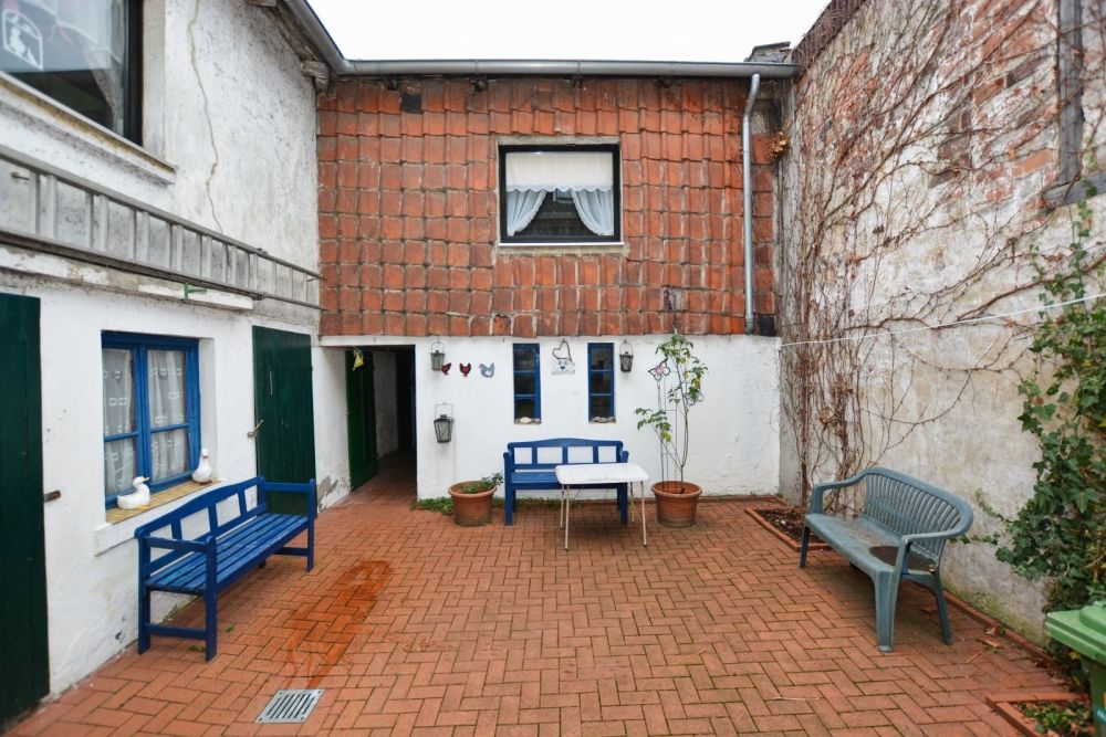 Blick zum Haus von der Straße