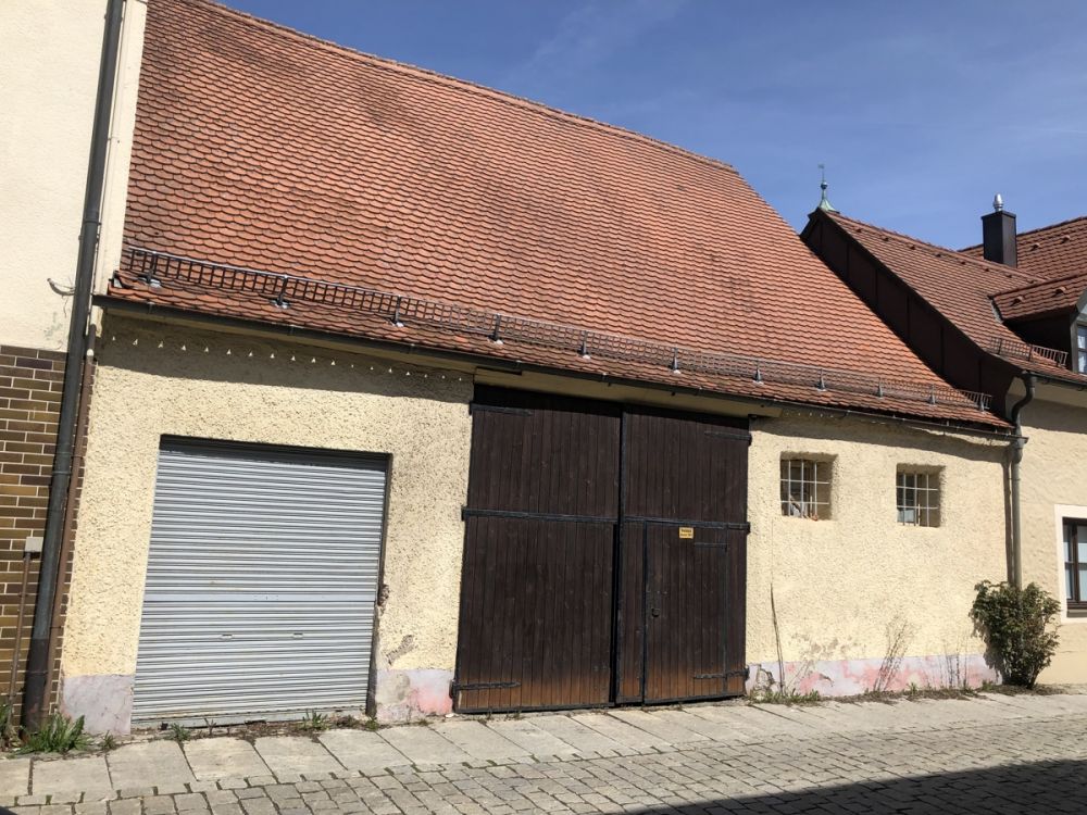 Preisreduzierung für das renovierungsbedürftige Reihenmittelhaus mit Nebengebäude im Sanierungsgebiet der Altstadt Tirschenreuth
