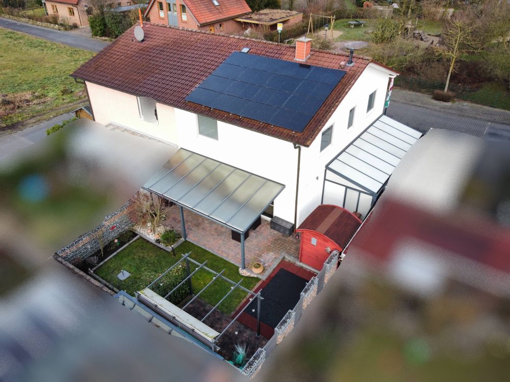 Moderne Doppelhaushälfte: 
Platz für Familie + Büro! (2)