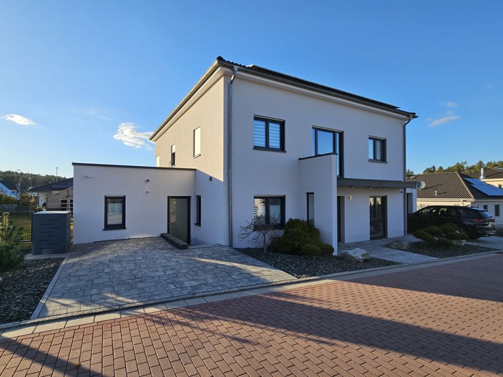 Erfüllen Sie sich Ihren Immobilientraum - Einfamilienhaus mit Einliegerwohnung in Weiden