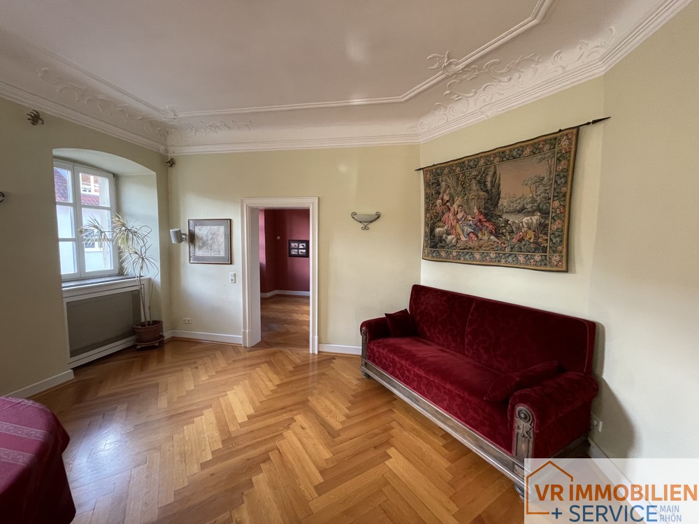 Einzigartige Immobilie mit historischem Flair: Ehemalige Amtskellerei in 97631 Bad Königshofen!