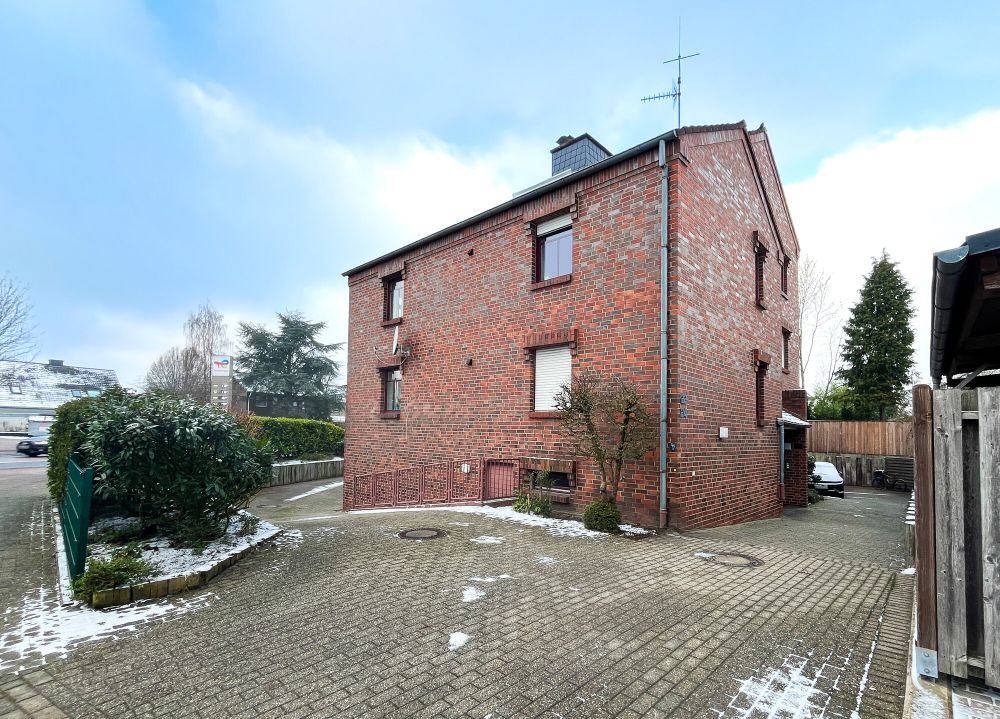 Außenansicht Einfahrt