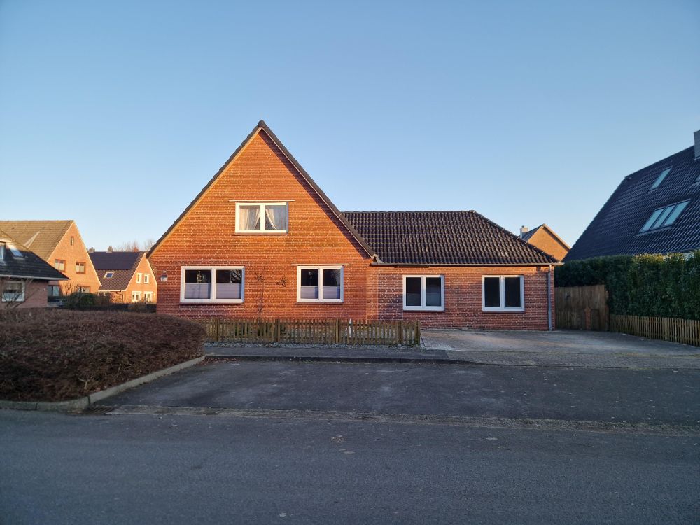 Ansicht mit Parkplatzmöglichkeiten