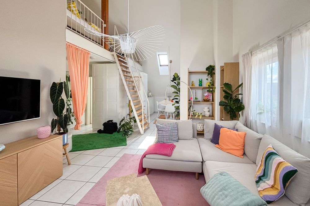 Frei ab 01.12.2025: Lichtdurchflutete 1-Zimmer-DG-Wohnung mit Balkon und TG-Stellpl. in Nieder-Roden