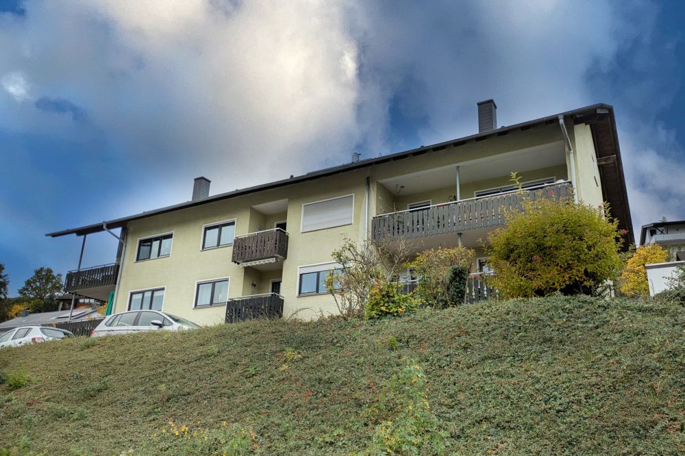 Selbstnutzer  u. Kapitalanleger aufgepasst: schöne, helle 2-Zimmer-ETW mit tollem Blick über Erbach!