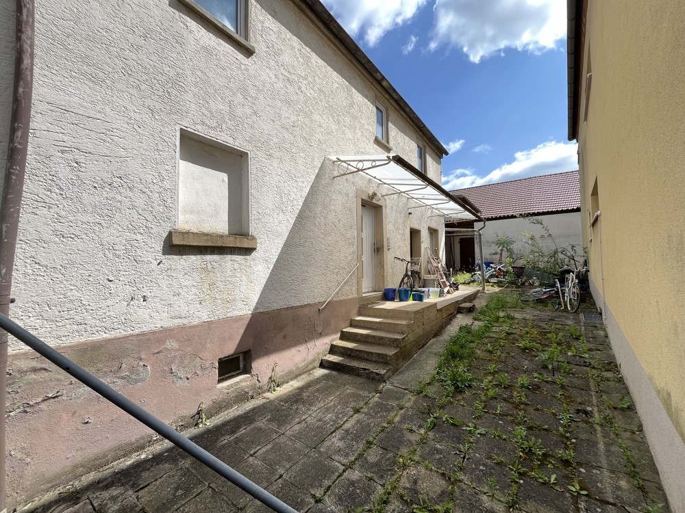 "Kleines Häuschen sucht großen Traum" - 97490 Poppenhausen-Maibach