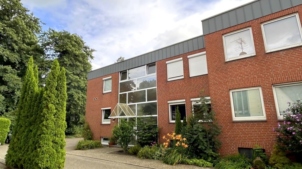 Kapitalanlage! Modernisierte Ferienwohnung mit Loggia & Stellplatz in zentraler Lage von Bad Zw'ahn