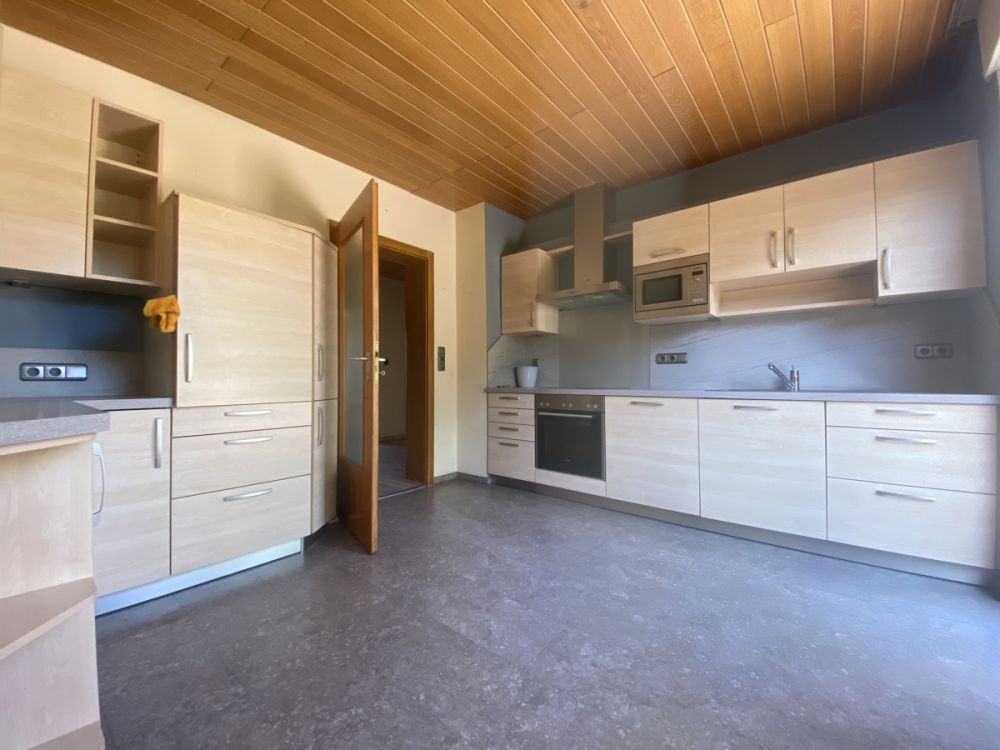 Wohnen am Merklsteig - Charmantes Reihenmittelhaus mit Garage, Wintergarten, Freischwimmbecken und zusätzlichem Gartengrundstück in begehrter Wohnlage in Weiden!