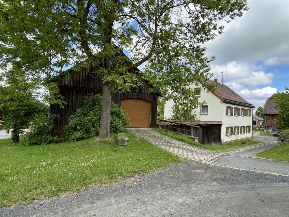 Gepflegte Hofstelle in Griesbach - dazugehörige Flächen auf Wunsch zu erwerben