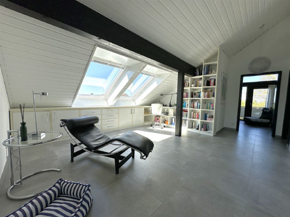 / Architektonisches Highlight in Waldrandlage!