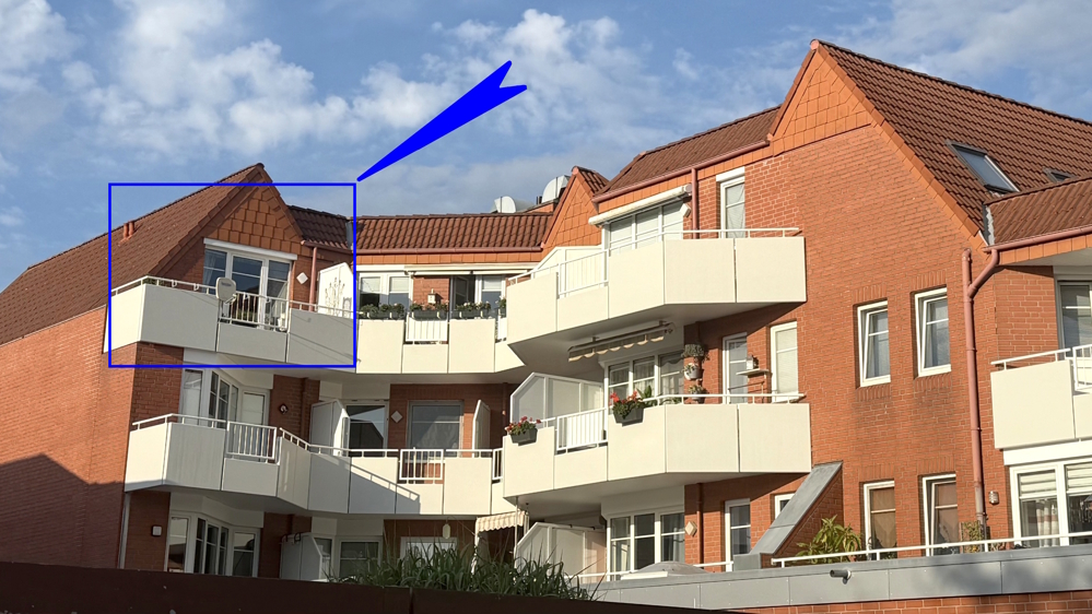 2-Zimmer-Dachgeschosswohnung mit zwei Balkonen, Kellerabteil und Tiefgaragenstellplatz